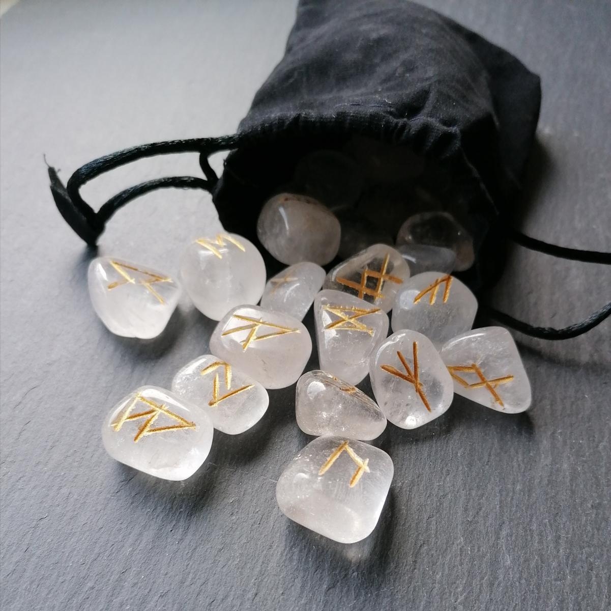 Magische Sprays, Kerzen und Zubehör, Zaubersets, Schmuck, Runen, Pendel, Gebetsfahnen Magische Sprays, Kerzen und Zubehör, Zaubersets, Schmuck, Runen, Pendel, Gebetsfahnen