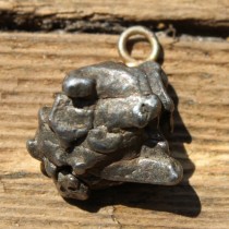 Steinschmuck - Anhänger Eisenmeteorit / Sternschnuppe
