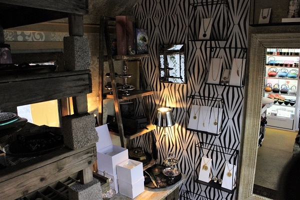 Rauchzeichen trifft Steinreich - Concept Store - Rauchzeichen.at