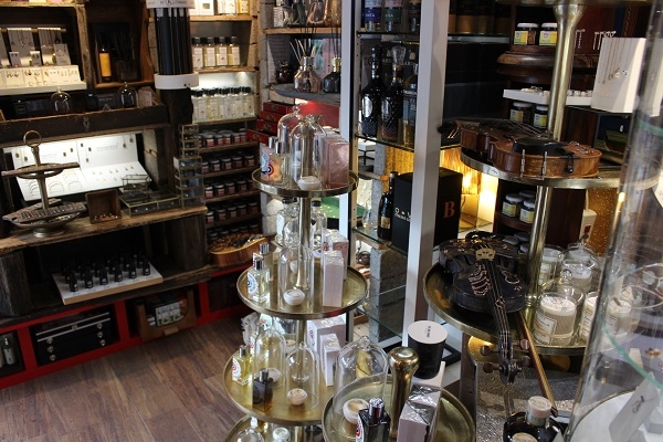 Rauchzeichen trifft Steinreich - Concept Store 